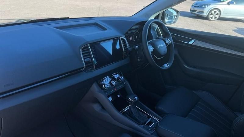 New Skoda Karoq SE L 150 HP (110 kW) 2025 Black magic pearl effect SUV