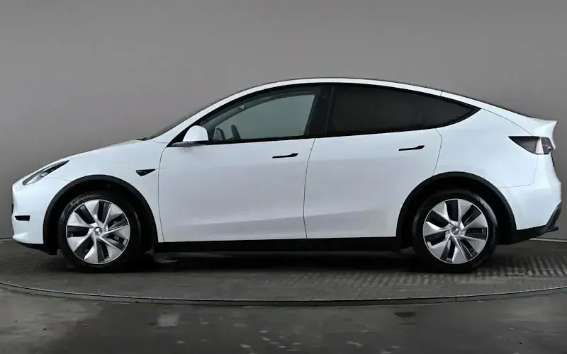 Used Tesla Model Y Long Range AWD 286 kW (389 HP) 2025 SUV