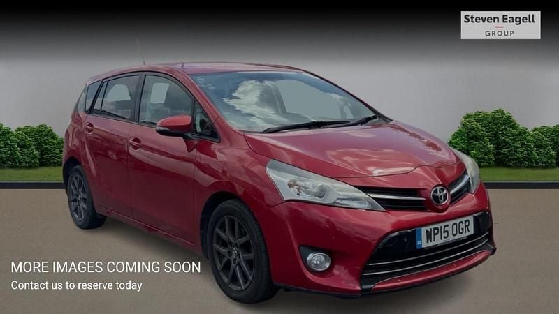 Red Used 2015 Toyota Verso Trend MPV | £6,787 (Fair price) - Image 1/4