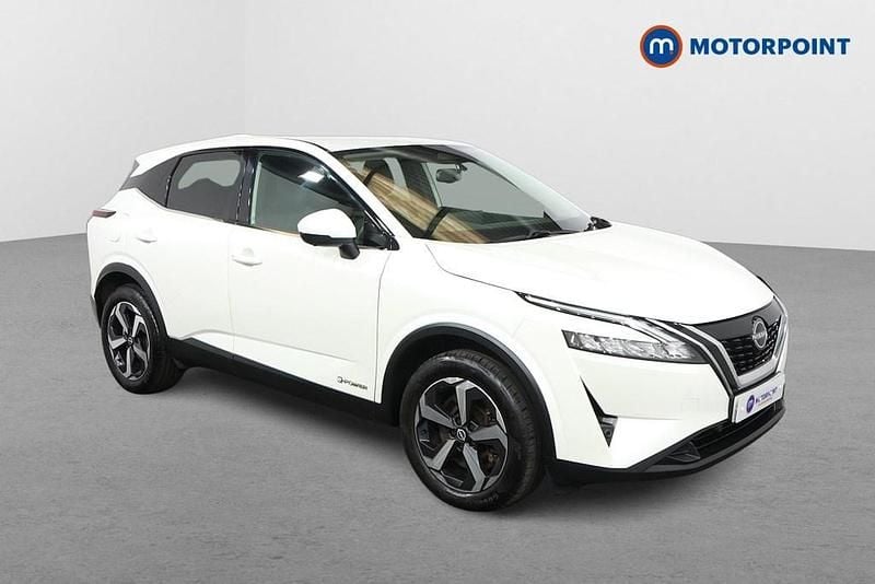 White Used 2022 Nissan Qashqai N-Connecta SUV | £18,949 (Good price) - Image 1/4