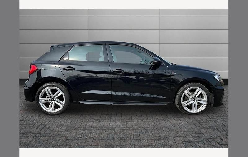 Begagnad Audi A1 S-Line 150 HK (110 kW) 2022 Svart SUV