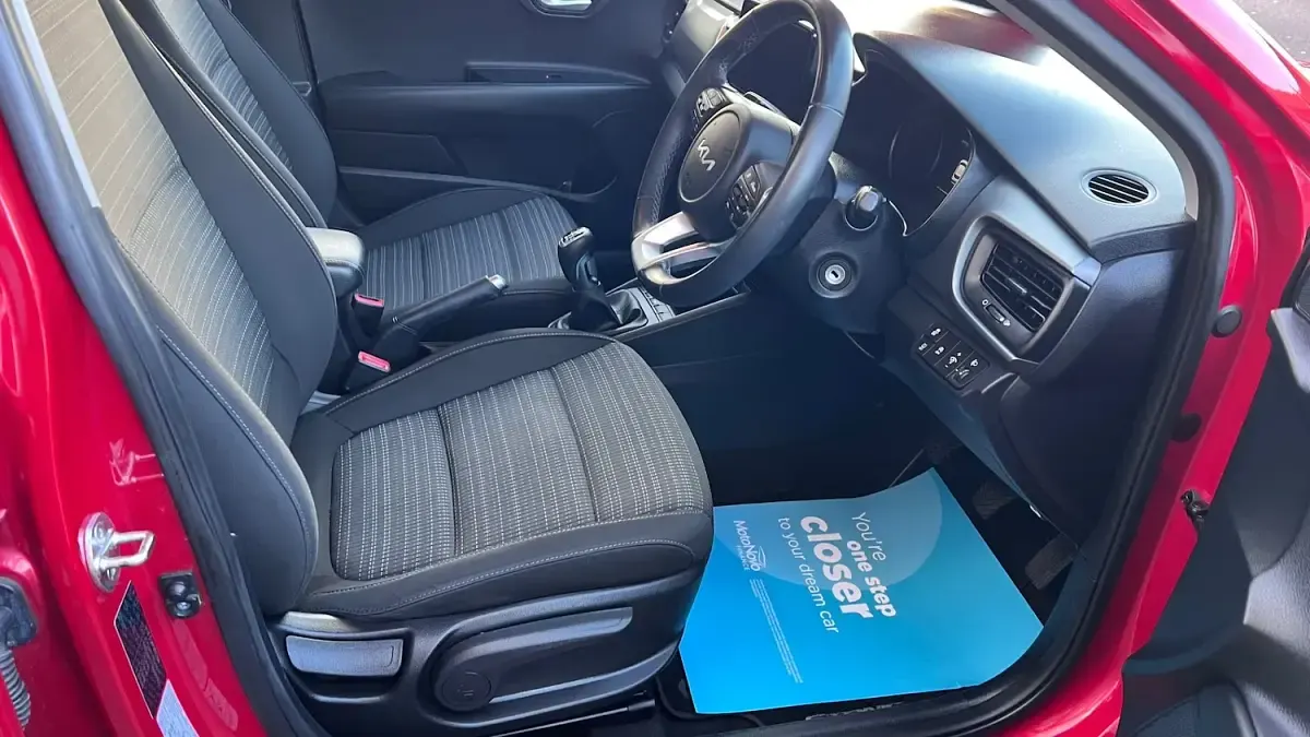 Used Kia Stonic 99 HP (72 kW) 2021 Red SUV