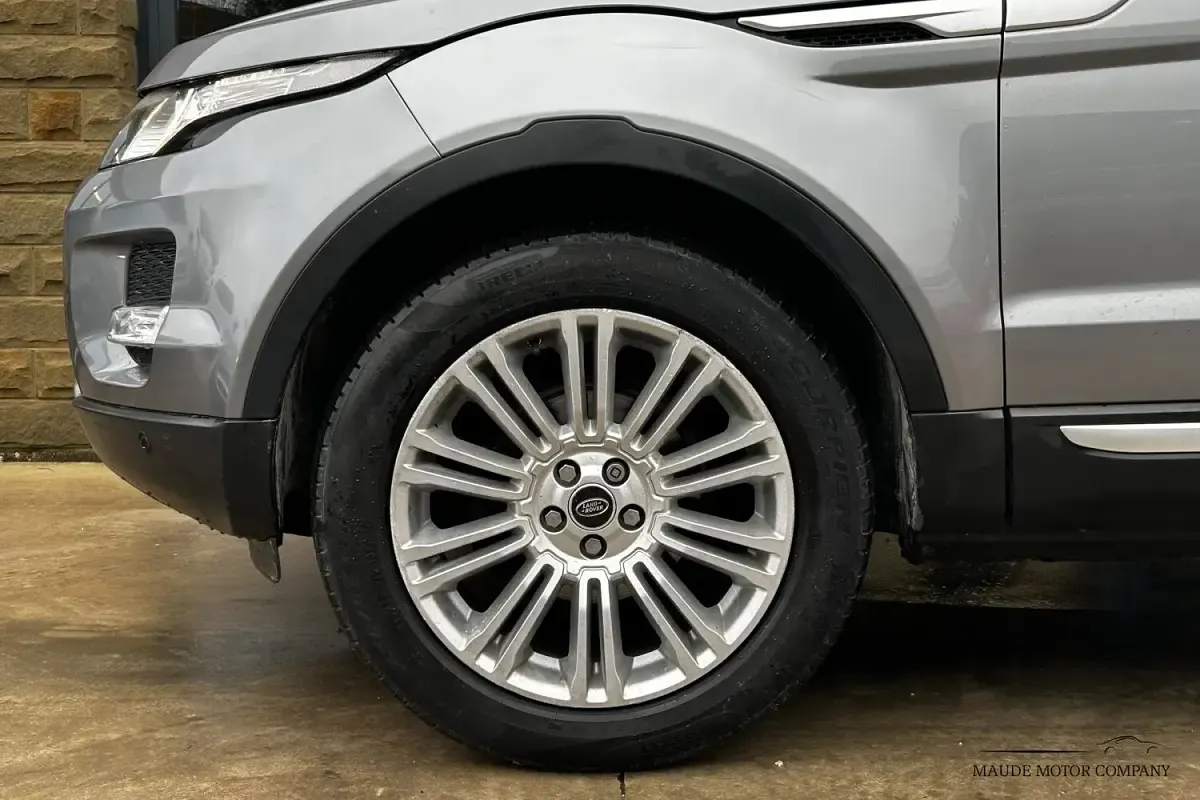 Begagnad Land Rover Range Rover evoque Prestige 190 HK (139 kW) 2013 Grå Kombi