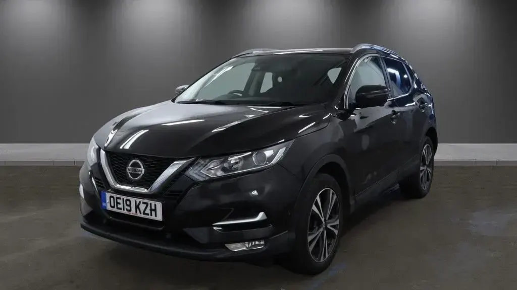 Used Nissan Qashqai N-Connecta 140 HP (102 kW) 2019 Black SUV