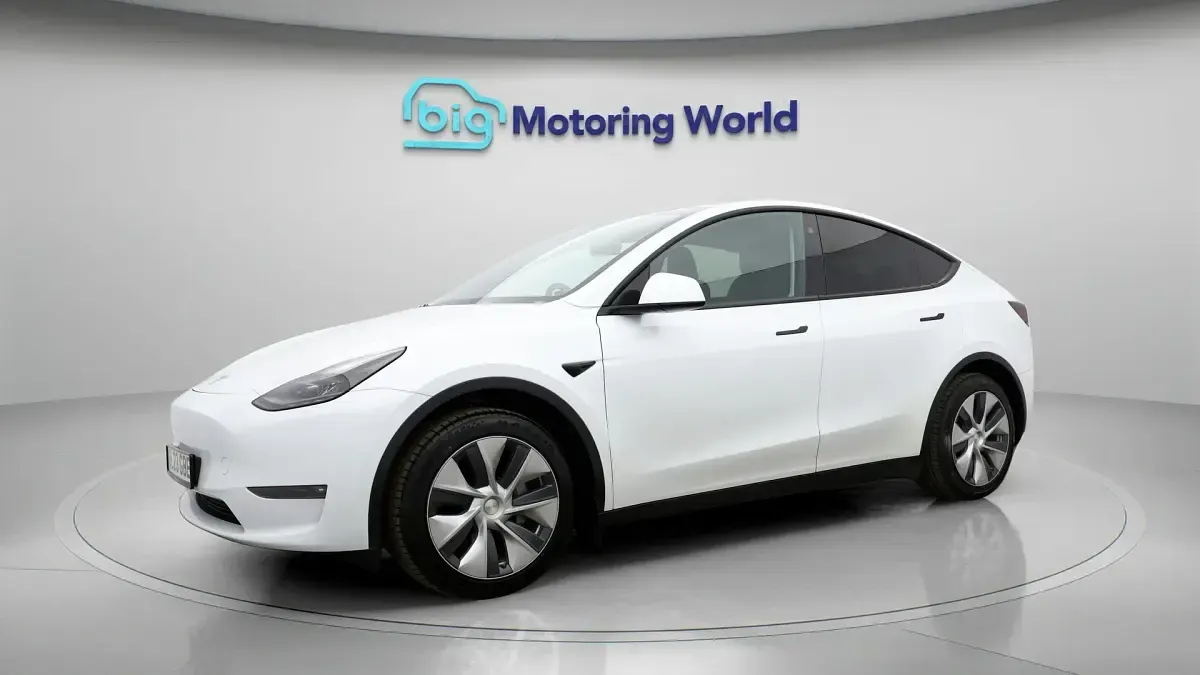 Used Tesla Model Y Long Range AWD 378 kW (514 HP) 2023 White SUV