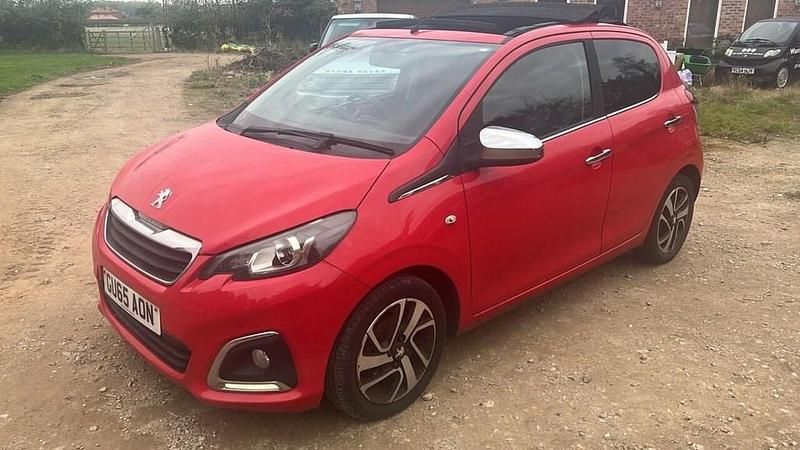 Used Peugeot 108 Allure 82 HP (60 kW) 2015 Red Hatchback