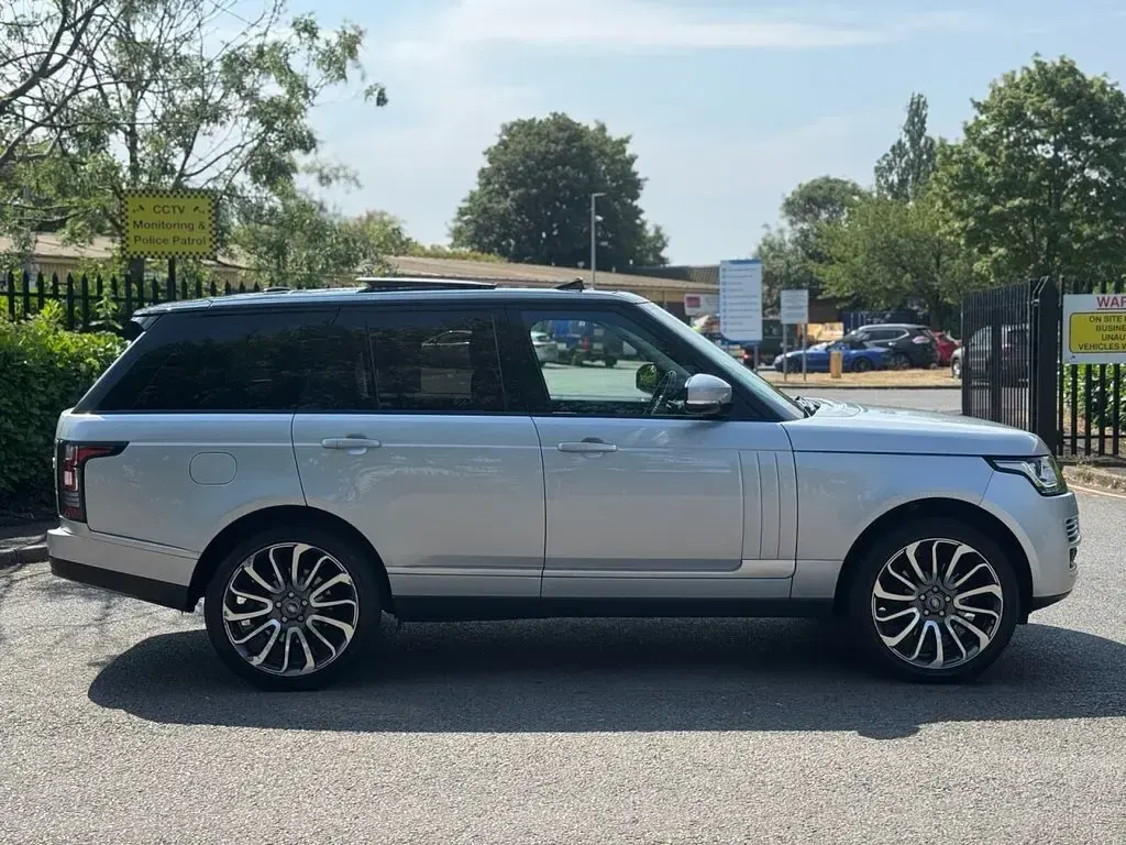Used Land Rover Range Rover Vogue 306 HP (225 kW) 2013 Silver SUV