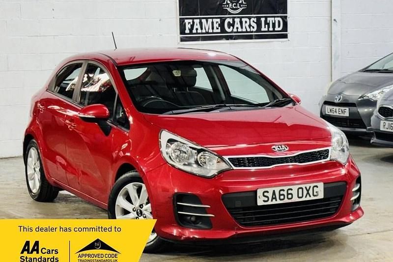 Used Kia Rio 109 HP (80 kW) 2016 Red Hatchback