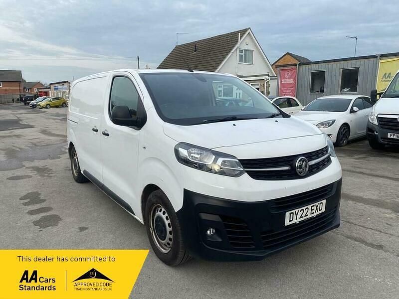 Used Vauxhall Vivaro S 100 HP (73 kW) 2022 White MPV