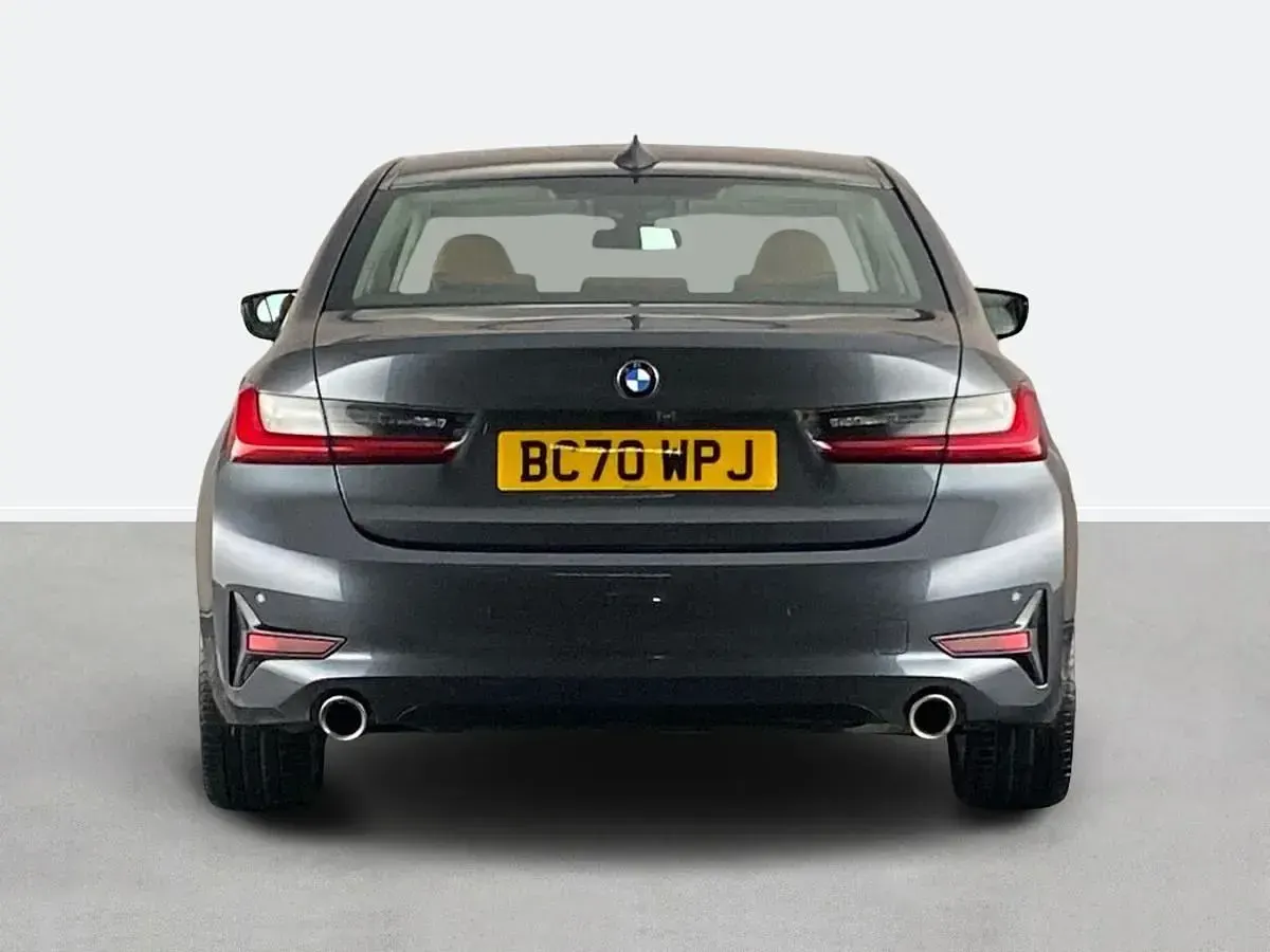 Usado BMW 320 Sport Line 2021 Gris Berlina