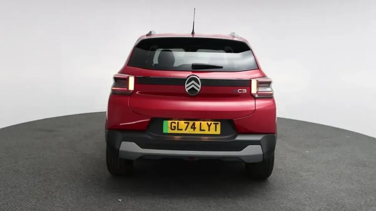 Used Citroën e-C3 83 kW (113 HP) 2024 Elixir red Hatchback