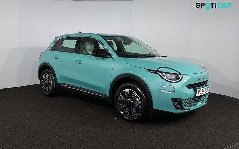 Used 2025 Fiat 600 Hatchback | £19,294 (Good price) - Image 1/4