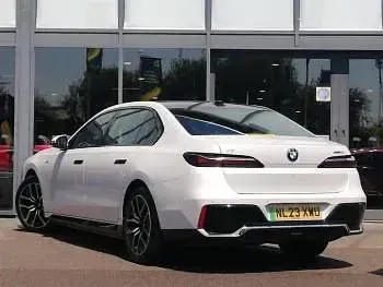 Used BMW i7 M Sport 400 kW (544 HP) 2023 White Sedan