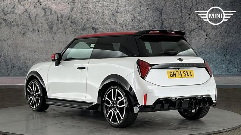 Used Mini Cooper S Hatch 201 HP (147 kW) 2024 White Hatchback