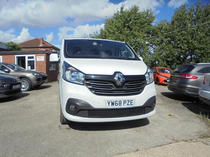 White Used 2019 Renault Trafic Van | £7,695 (Good price) - Image 1/4