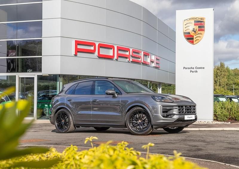 Used Porsche Cayenne 2025 Quarzite grey metallic SUV