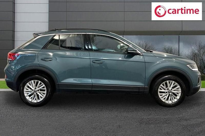 Used VW T-Roc Life 150 HP (110 kW) 2023 Blue SUV