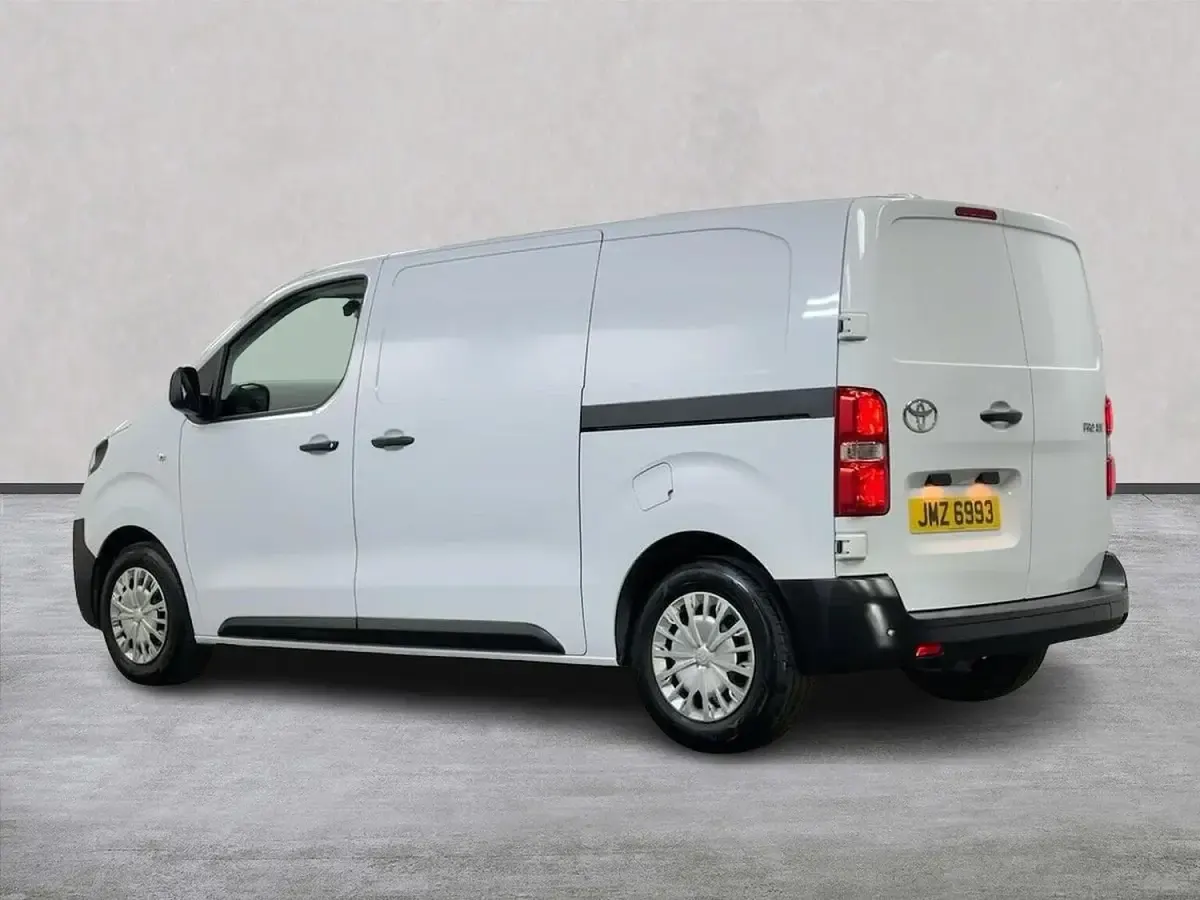 Used Toyota Proace 120 HP (88 kW) 2025 White MPV