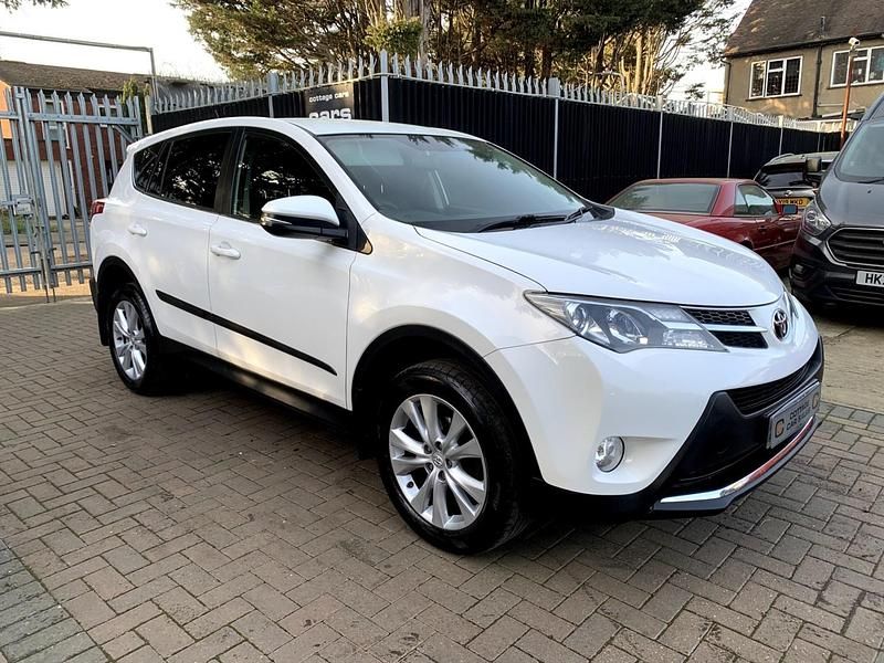 Used Toyota RAV4 Multidrive S 151 HP (111 kW) 2015 White SUV
