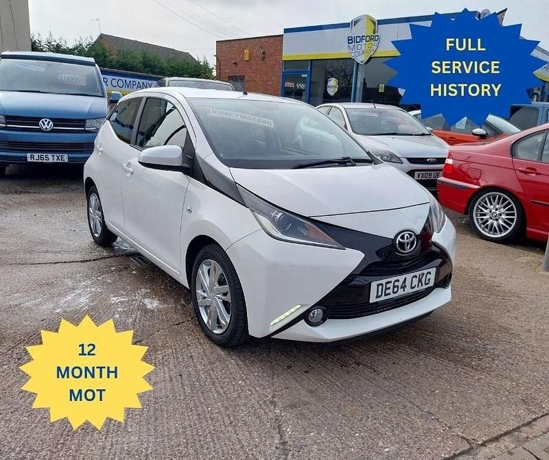 Used Toyota Aygo x-press 2014 White Hatchback