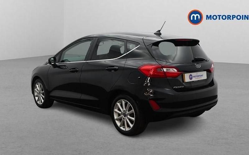 Usado Ford Fiesta Titanium 101 HP (74 kW) 2020 Preto Citadino