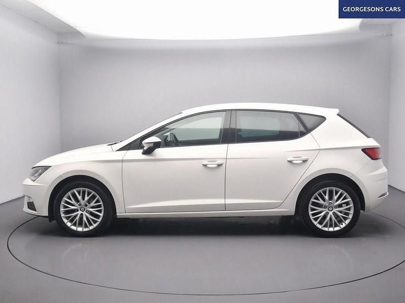 Used Seat Leon SE Dynamic 115 HP (84 kW) 2020 White Hatchback