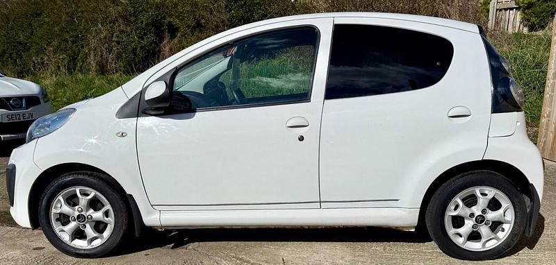 Used Citroën C1 VTR Sport 68 HP (50 kW) 2012 White Hatchback