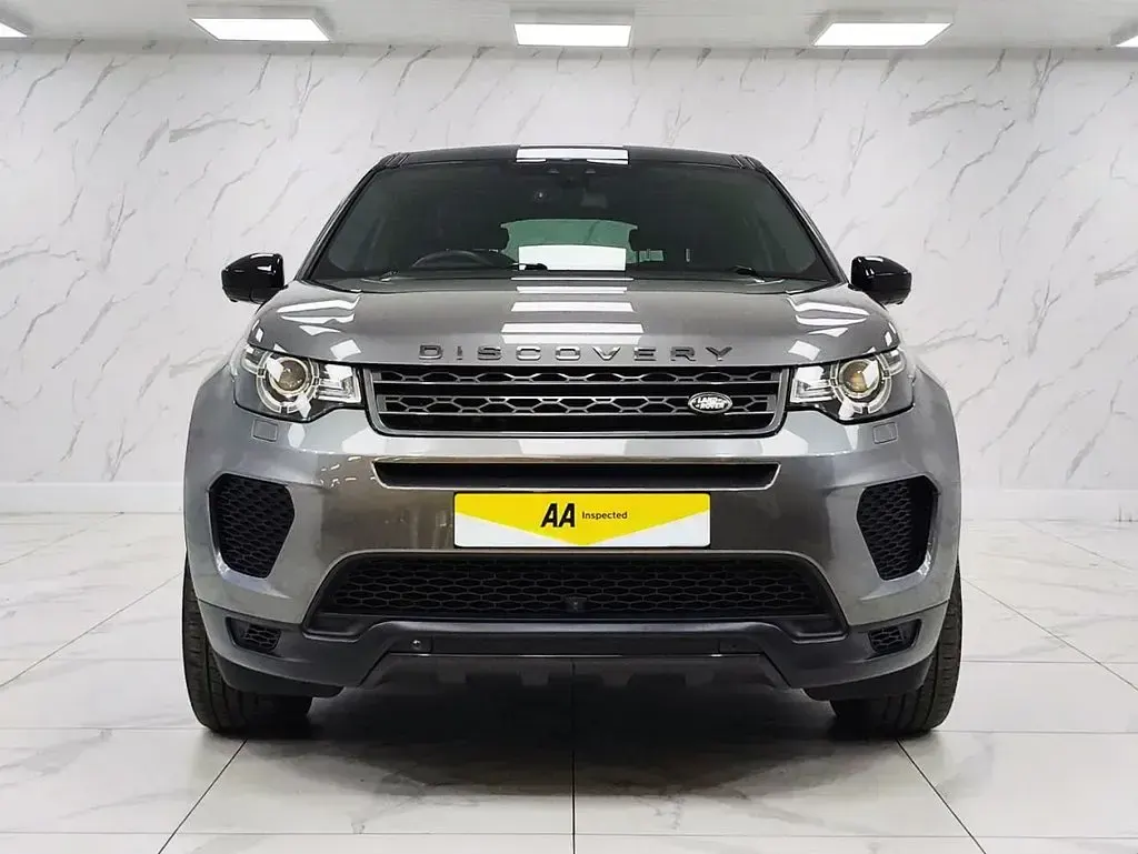 Used Land Rover Discovery 5 Landmark 180 HP (132 kW) 2019 Grey SUV