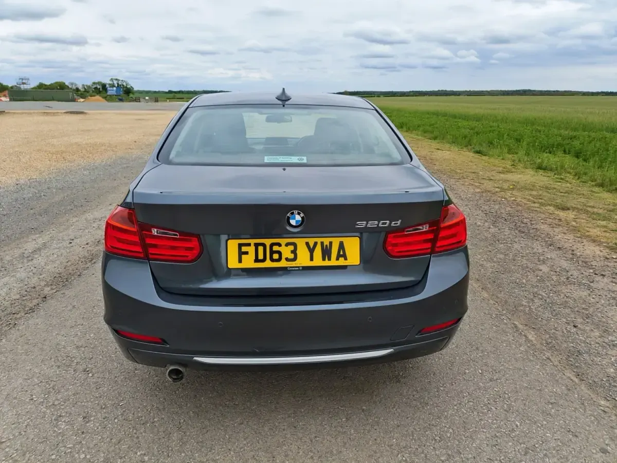 Begagnad BMW 320 181 HK (133 kW) 2014 Grå Sedan