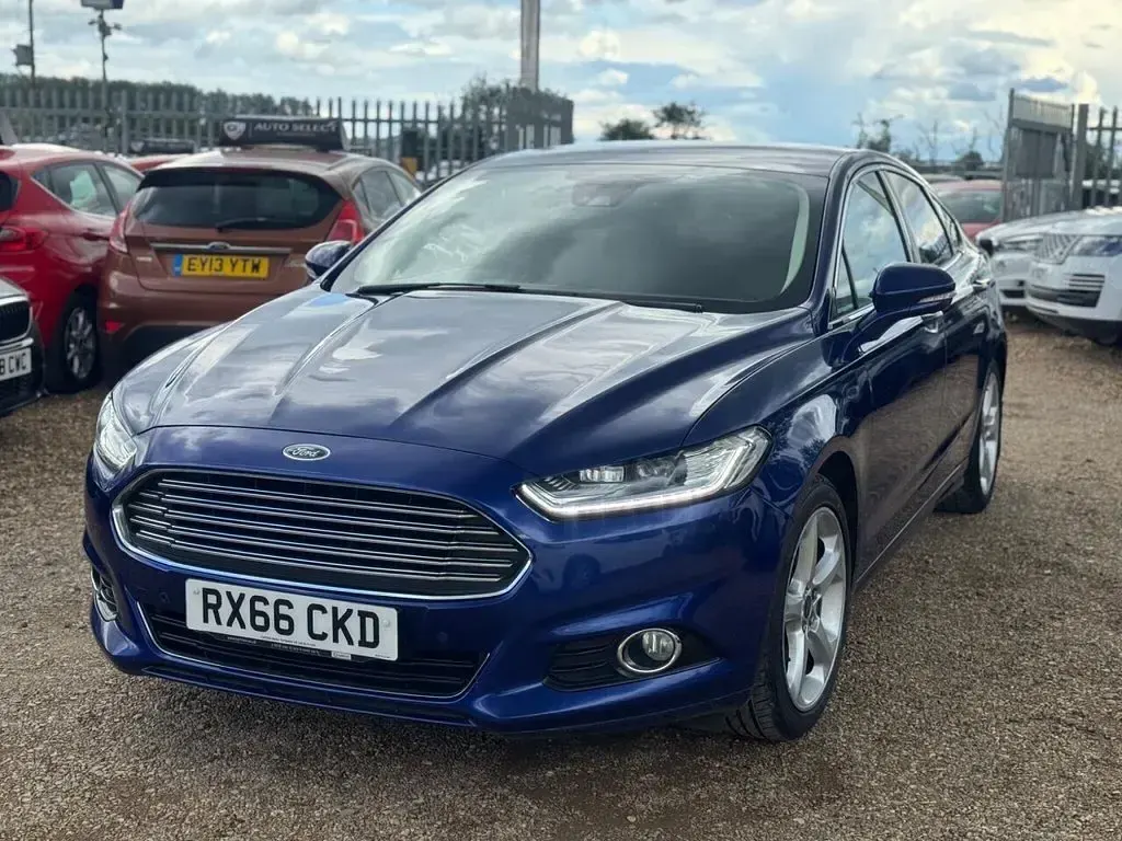 Used Ford Mondeo Titanium 180 HP (132 kW) 2016 Blue Hatchback