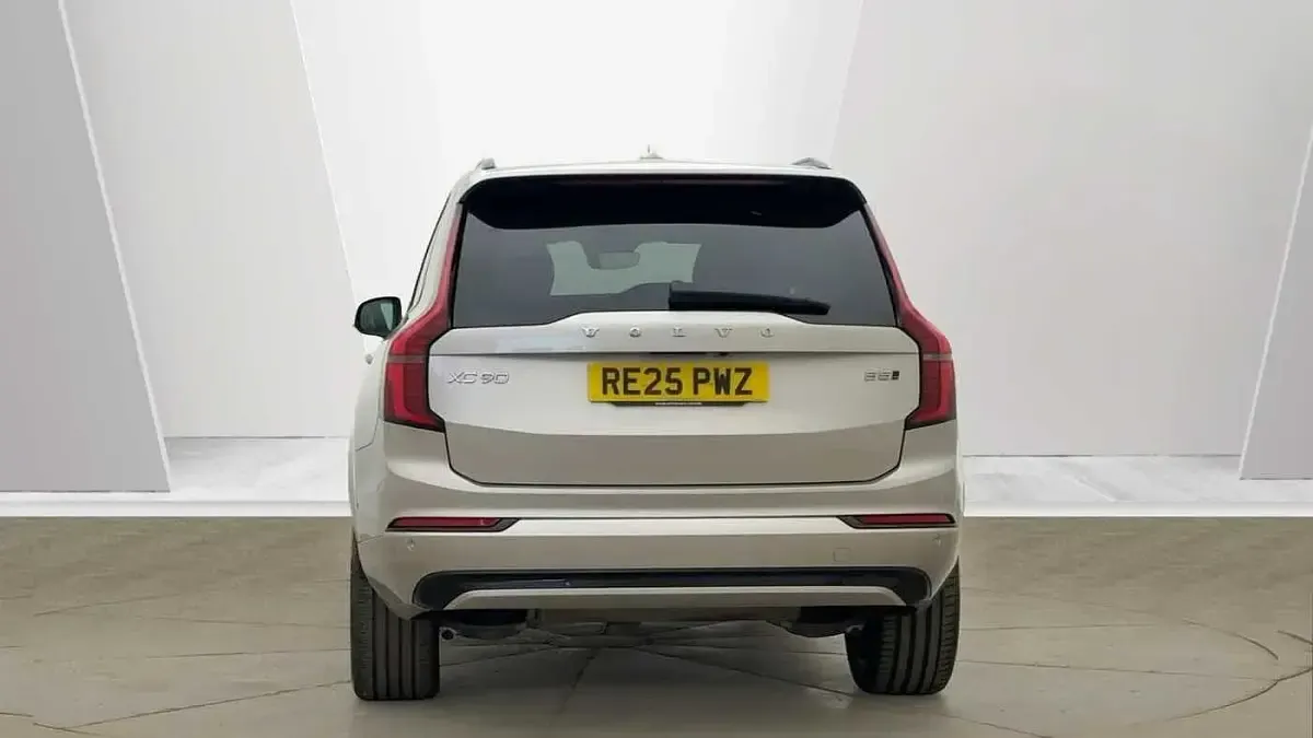 Usado Volvo XC90 Plus 455 CV (334 kW) 2025 Dorado SUV