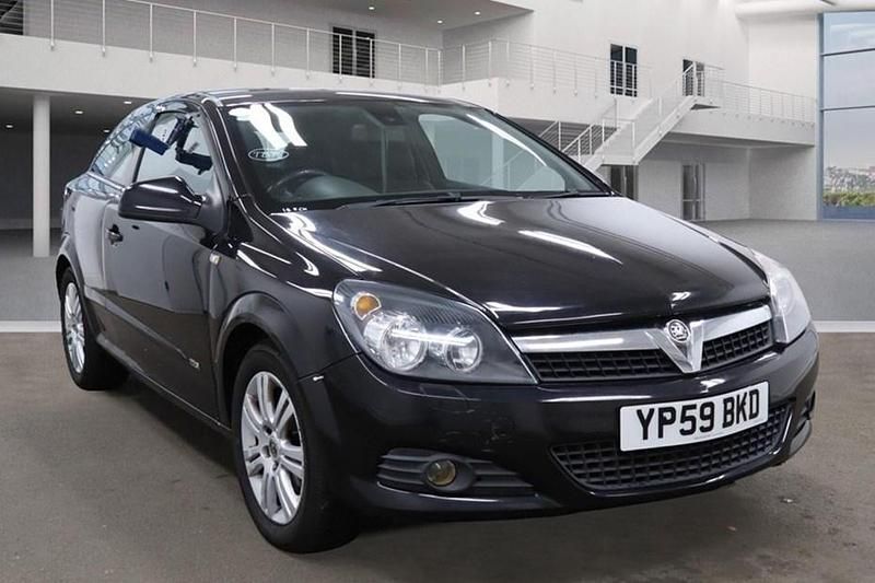Black Used 2009 Vauxhall Astra Design Edition Hatchback | £2,490 (Fair price) - Image 1/1