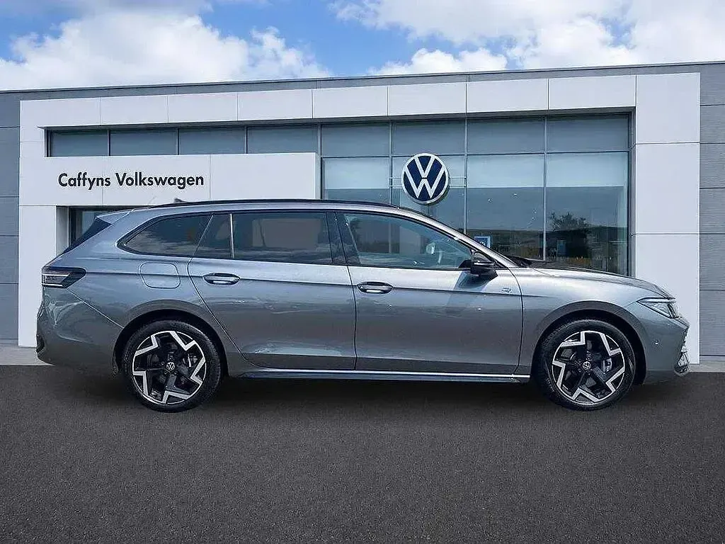 Used VW Passat R-line 272 HP (200 kW) 2025 Grey Estate