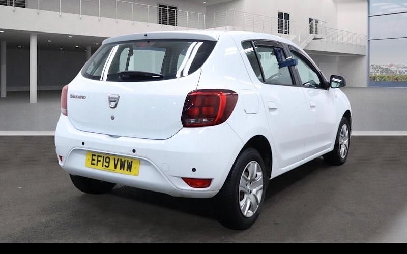 Used Dacia Sandero Comfort 75 HP (55 kW) 2019 White Hatchback