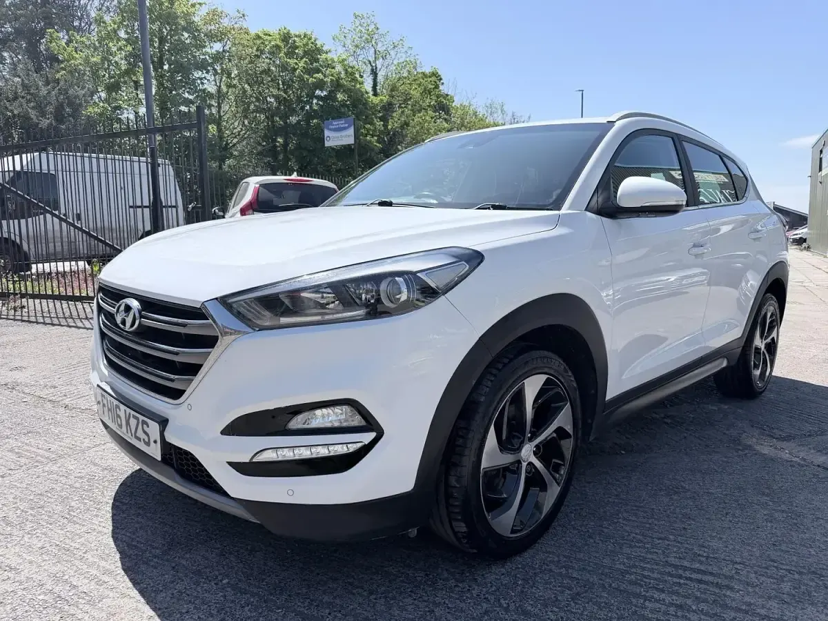 Used Hyundai Tucson Premium 136 HP (100 kW) 2016 White SUV