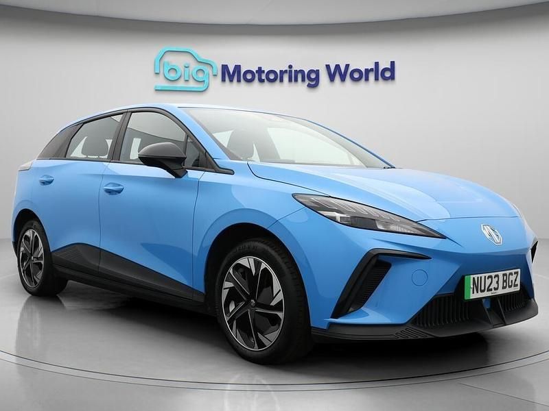 Blue Used 2023 MG MG4 EV SE Hatchback | £14,100 (Good price) - Image 1/4