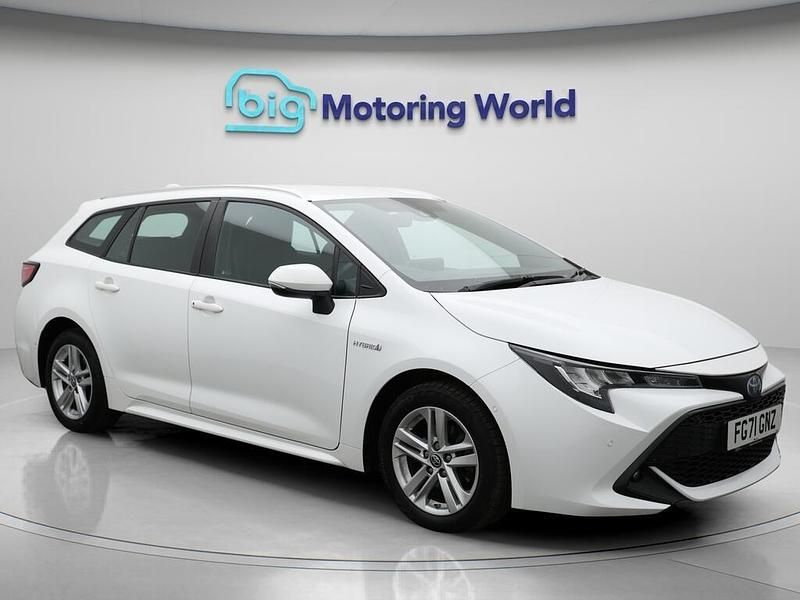White Used 2021 Toyota Corolla Estate | £15,100 (Fair price) - Image 1/4