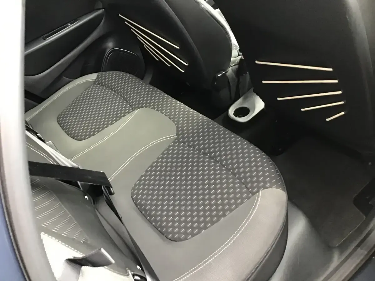 Used Renault Captur Dynamique 90 HP (66 kW) 2017 Grey SUV