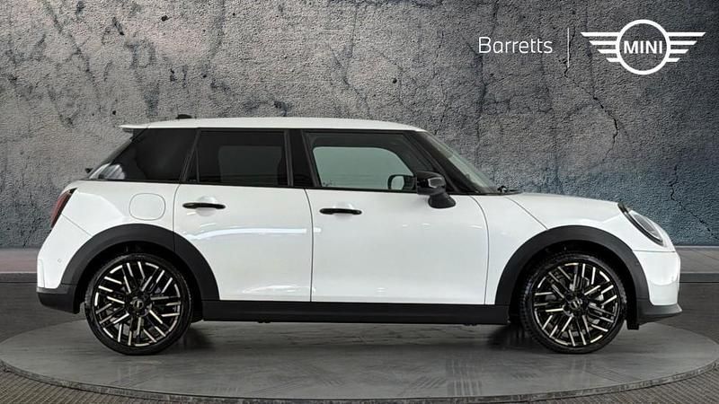 Used Mini Cooper S Hatch 201 HP (147 kW) 2025 White Hatchback