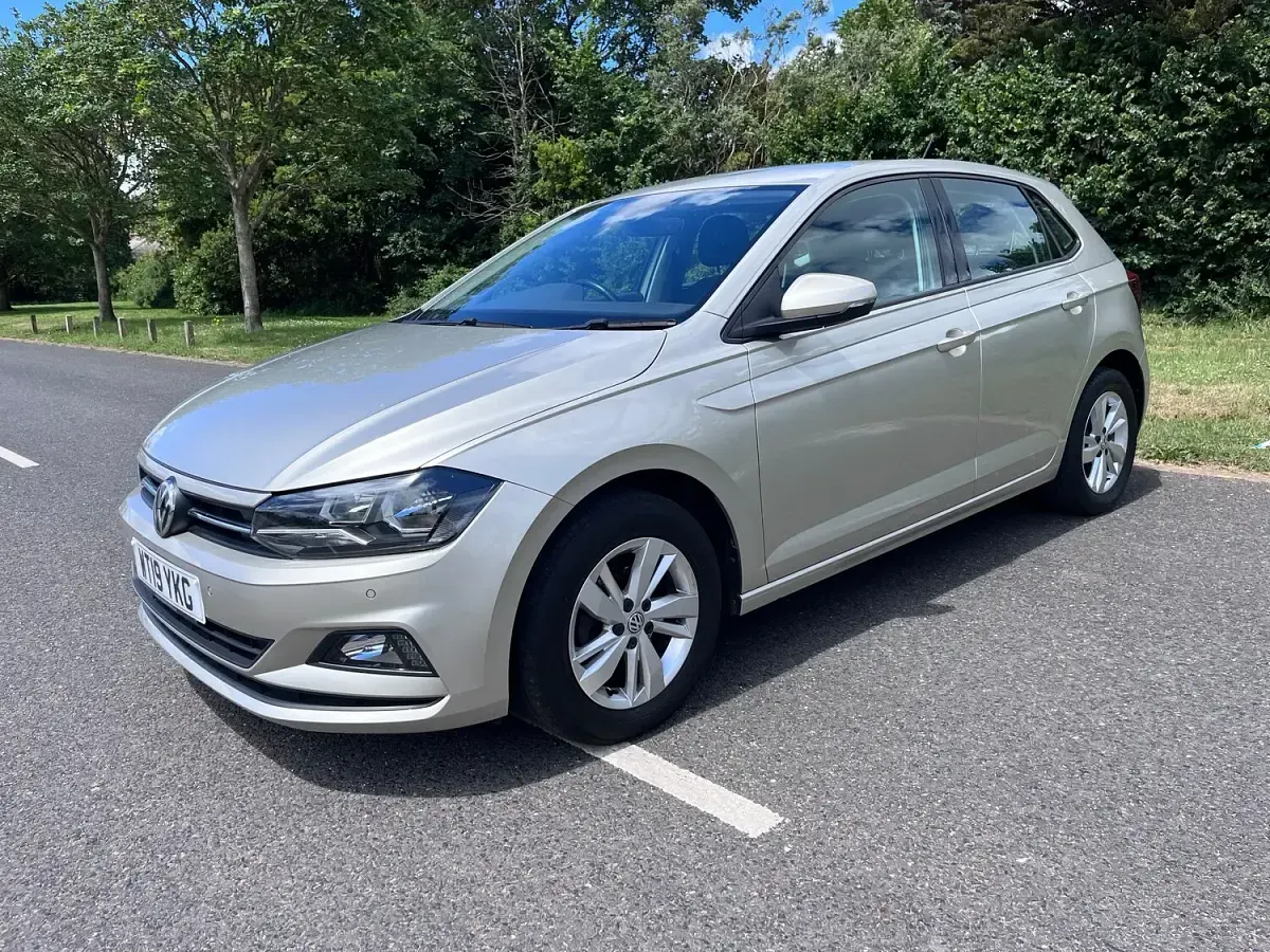 Used VW Polo SE 95 HP (69 kW) 2019 Silver Hatchback