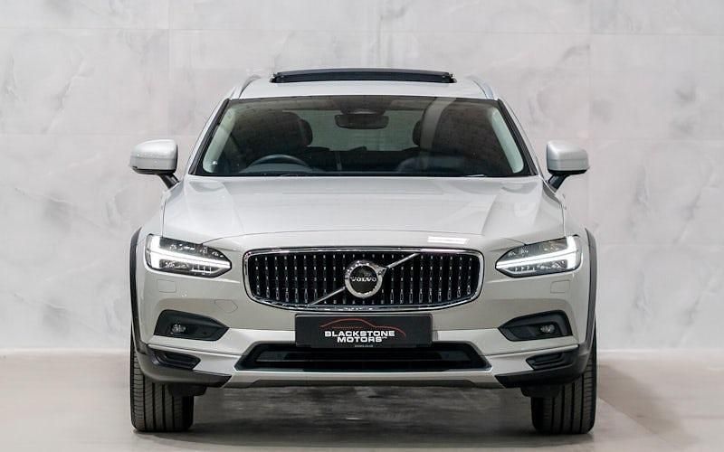 Usado Volvo V90 CC Plus 235 CV (172 kW) 2021 Dorado Familiar
