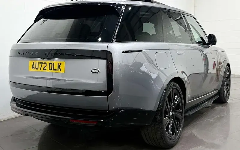 Used Land Rover Range Rover SE 400 HP (294 kW) 2023 SUV