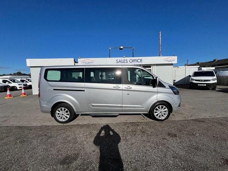Used Ford Tourneo Custom Titanium 150 HP (110 kW) 2022 Silver Van