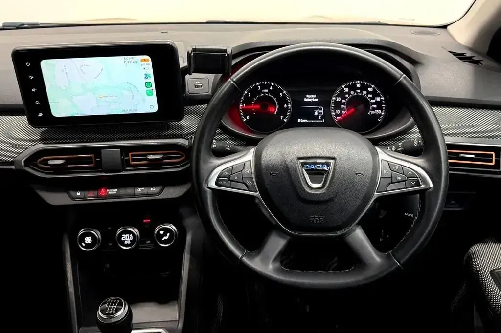 Używany Dacia Sandero Prestige 100 KM (73 kW) 2021 Pomarańczowy Hatchback