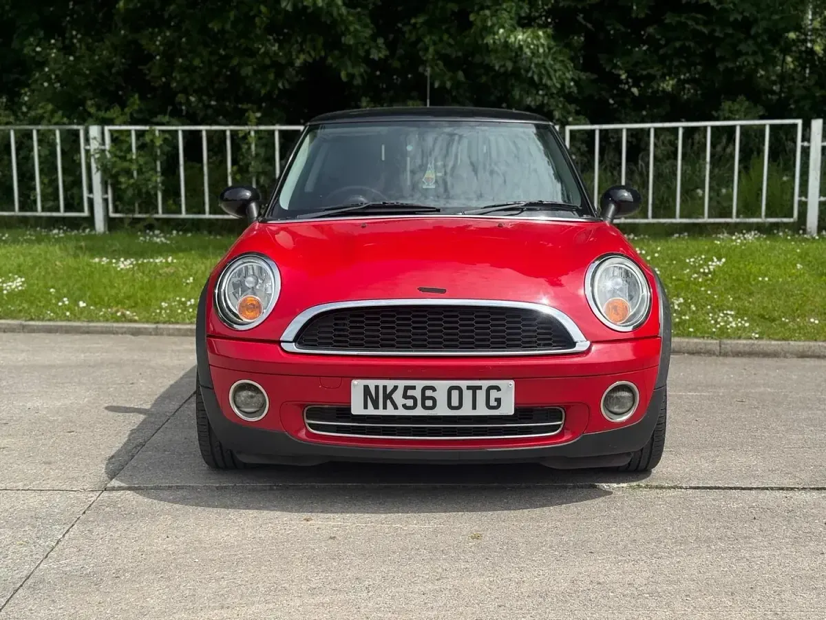 Used Mini Cooper Hatch 116 HP (85 kW) 2006 Red Hatchback