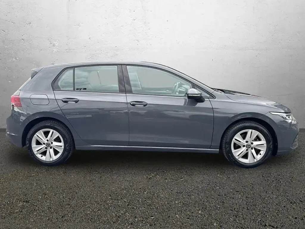 Used VW Golf VIII Life 130 HP (95 kW) 2023 Grey Hatchback