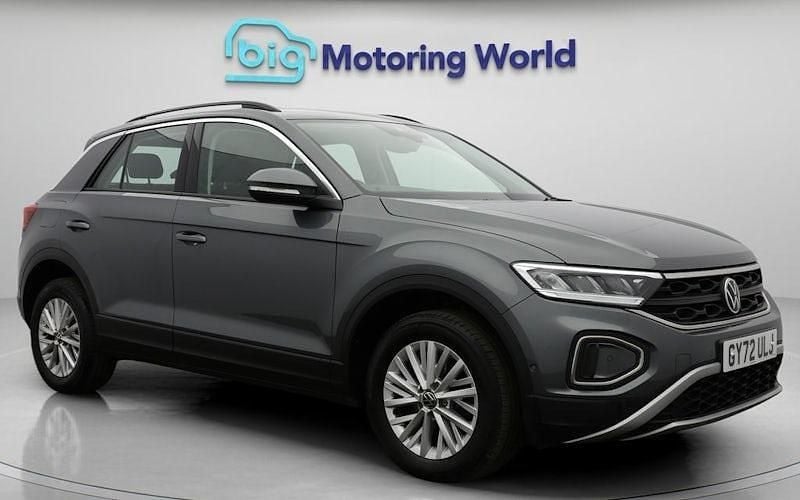 Used 2024 VW T-Roc Life SUV | £16,700 (Fair price) - Image 1/4
