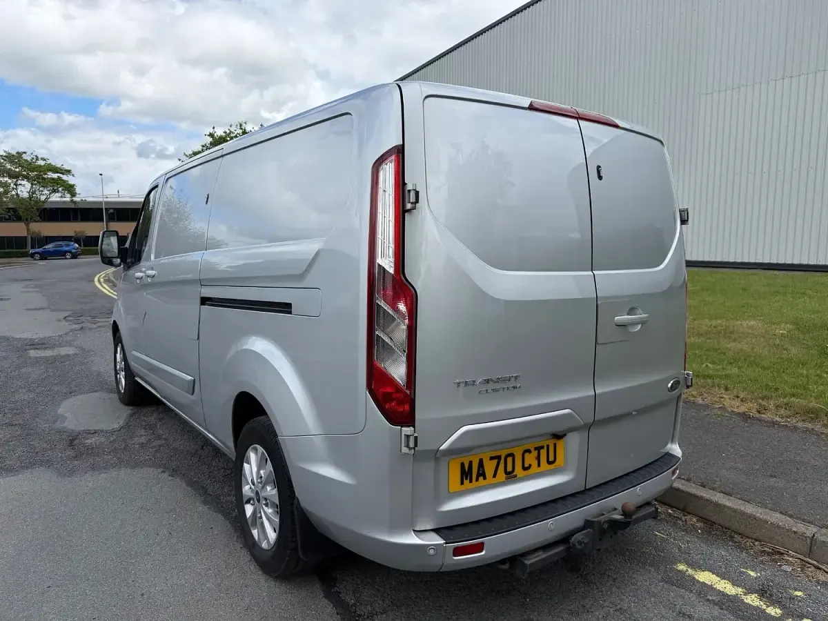 Used Ford Transit Custom Limited 130 HP (95 kW) 2020 Silver Van