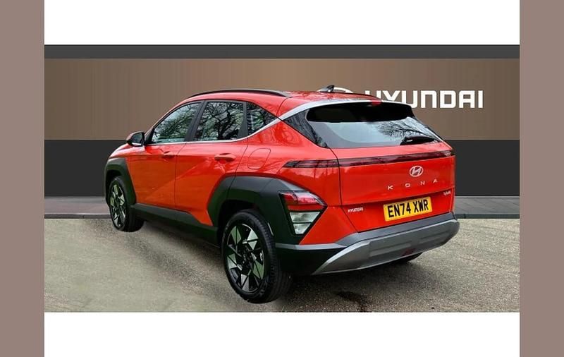 Used Hyundai Kona Advanced 129 HP (94 kW) 2024 Orange SUV