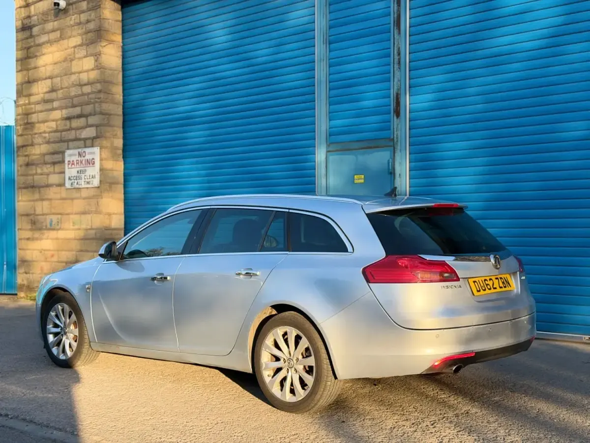 Second-hand Vauxhall Insignia Elite 2012 Argintiu Break